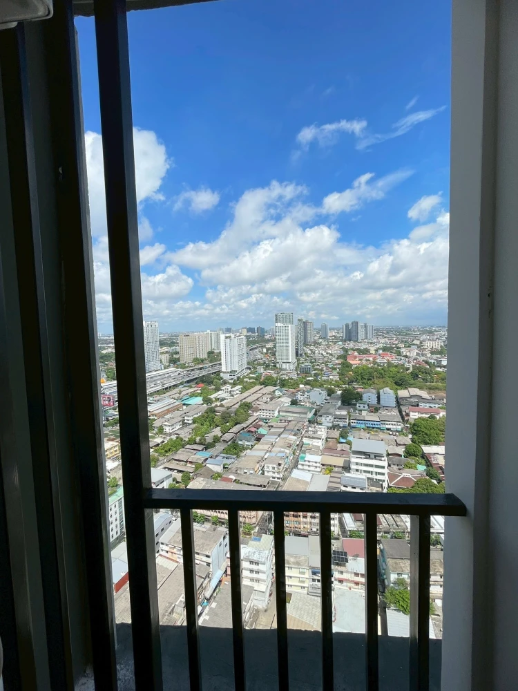 For rent: Regent Home Wuttakat, high floor unit, fully furnished. Book now!