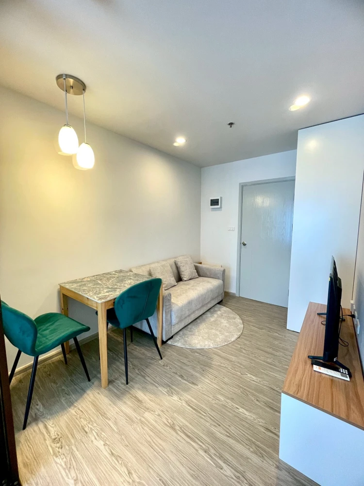 For rent: Regent Home Wuttakat, high floor unit, fully furnished. Book now!