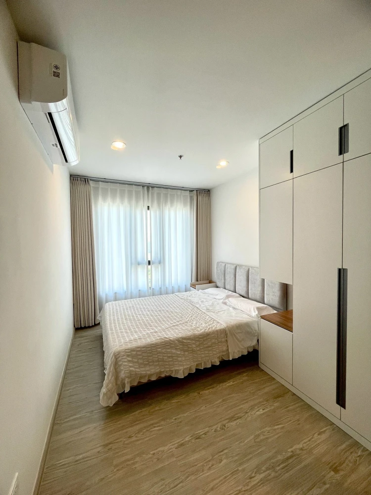 For rent: Regent Home Wuttakat, high floor unit, fully furnished. Book now!