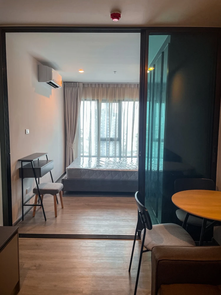 For rent: Regent Home Wuttakat, high floor unit, fully furnished, complete amenities. Book now!