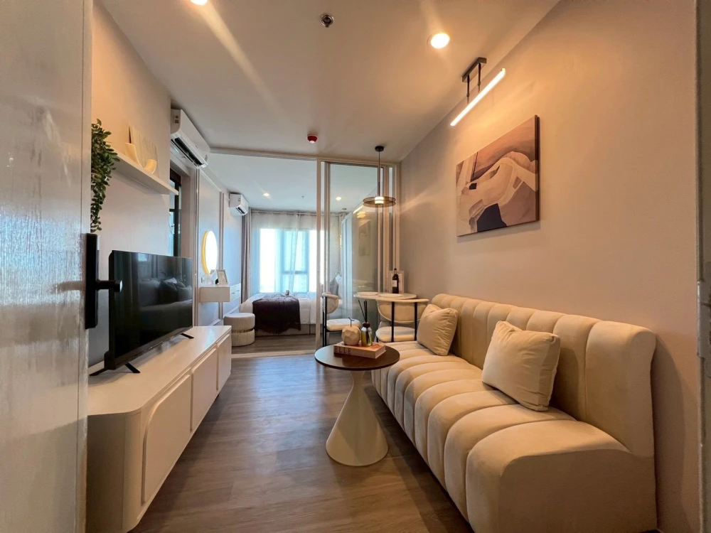 For rent: Regent Home Wuttakat, high floor unit, great ventilation, fully furnished. Book now!