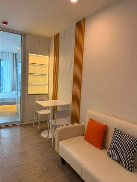 For rent: Regent Home Wuttakat. Nice, fully furnished unit with high-quality built-in furniture. Book now!