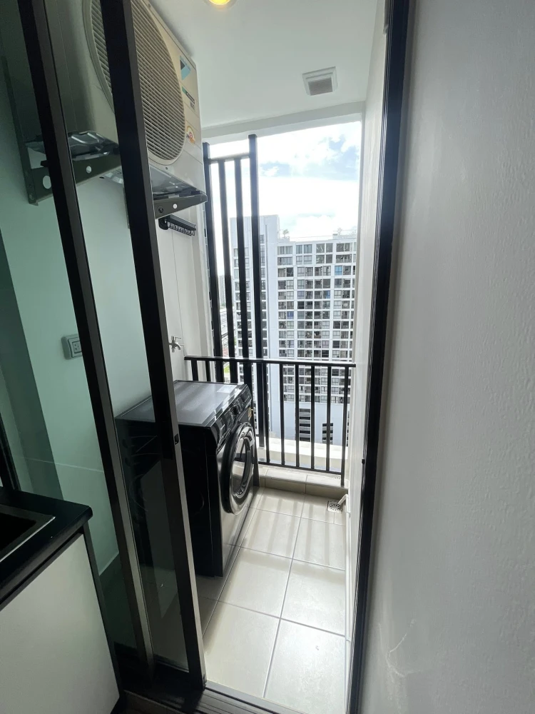 For rent: Regent Home Wuttakat. Nice, minimalist-style room with complete amenities. Book now!