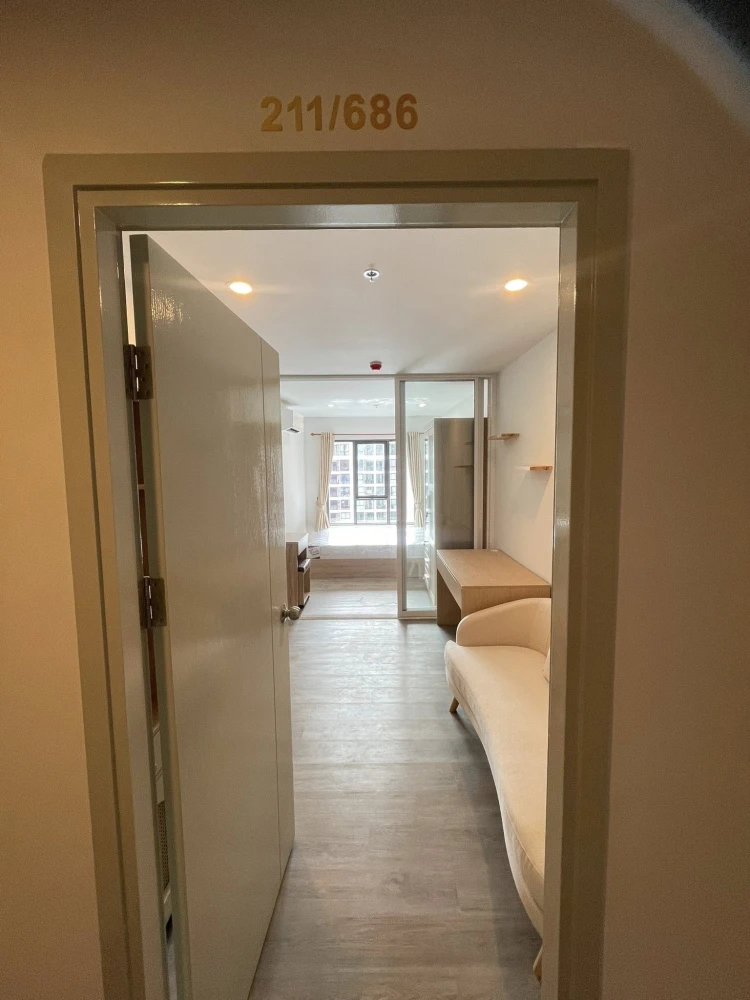 For rent: Regent Home Wuttakat. Nice, minimalist-style room with complete amenities. Book now!