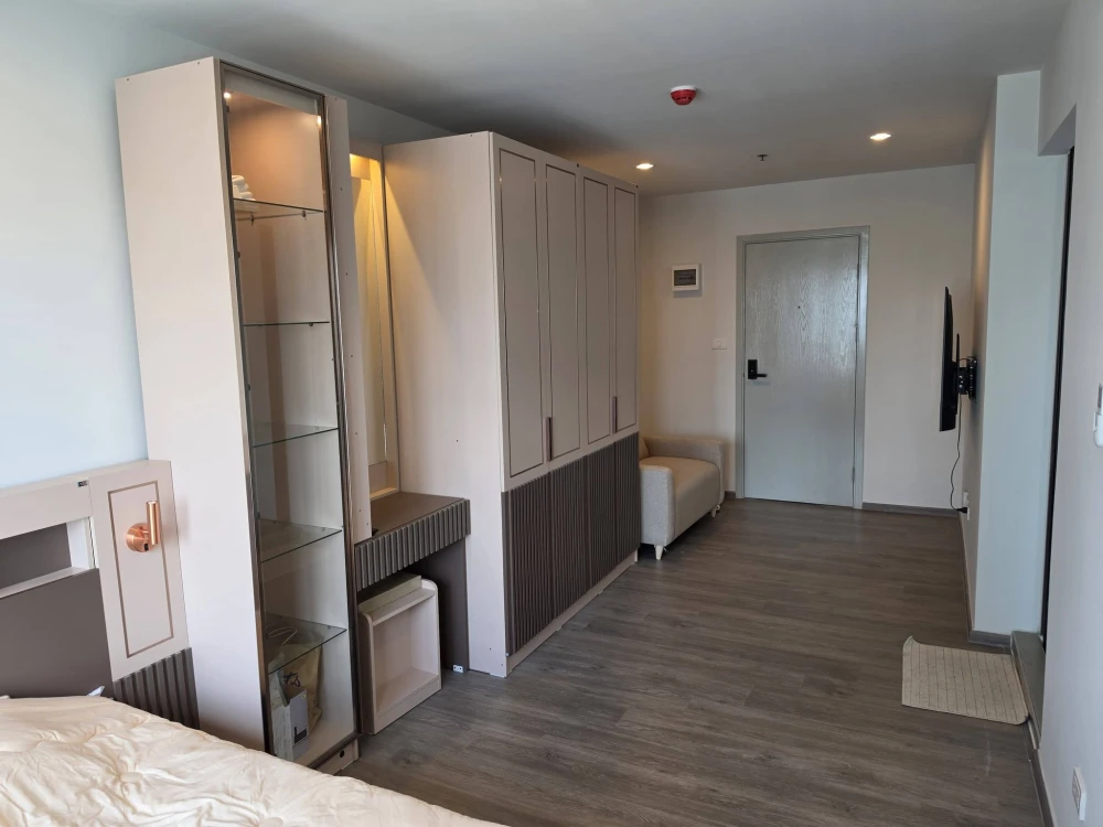 For rent: Regent Home Wuttakat. A comfortable room in a great location, fully furnished. Book now!