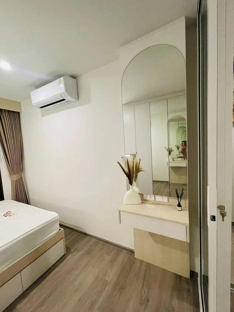 For rent: Regent Home Wuttakat, fully furnished, high-floor unit with excellent built-in furniture and unobstructed views. Book now!