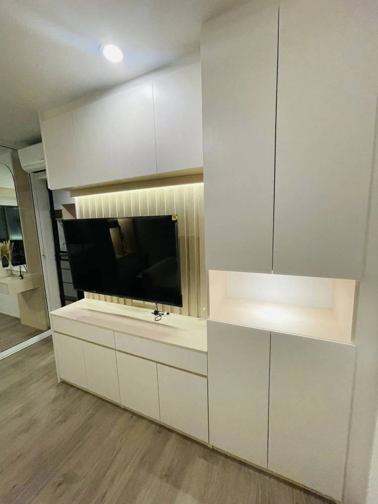 For rent: Regent Home Wuttakat, fully furnished, high-floor unit with excellent built-in furniture and unobstructed views. Book now!
