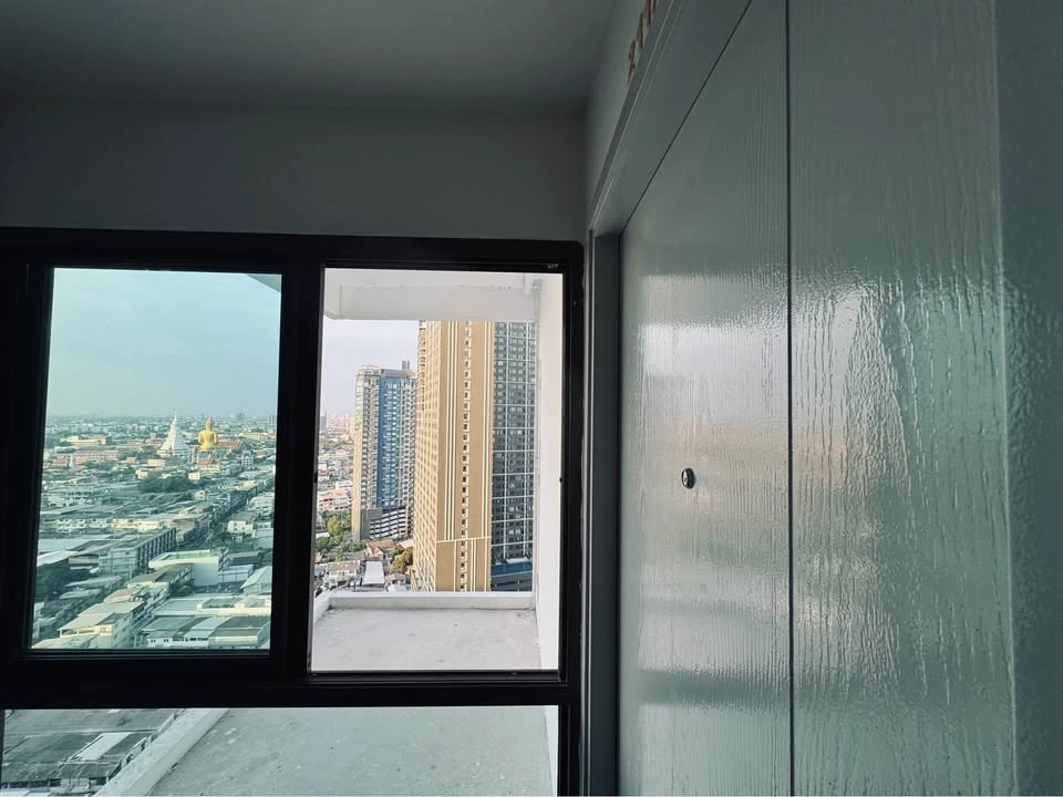 For rent: Regent Home Wuttakat, corner unit offering privacy, coordinated decor, fully furnished. Book now!
