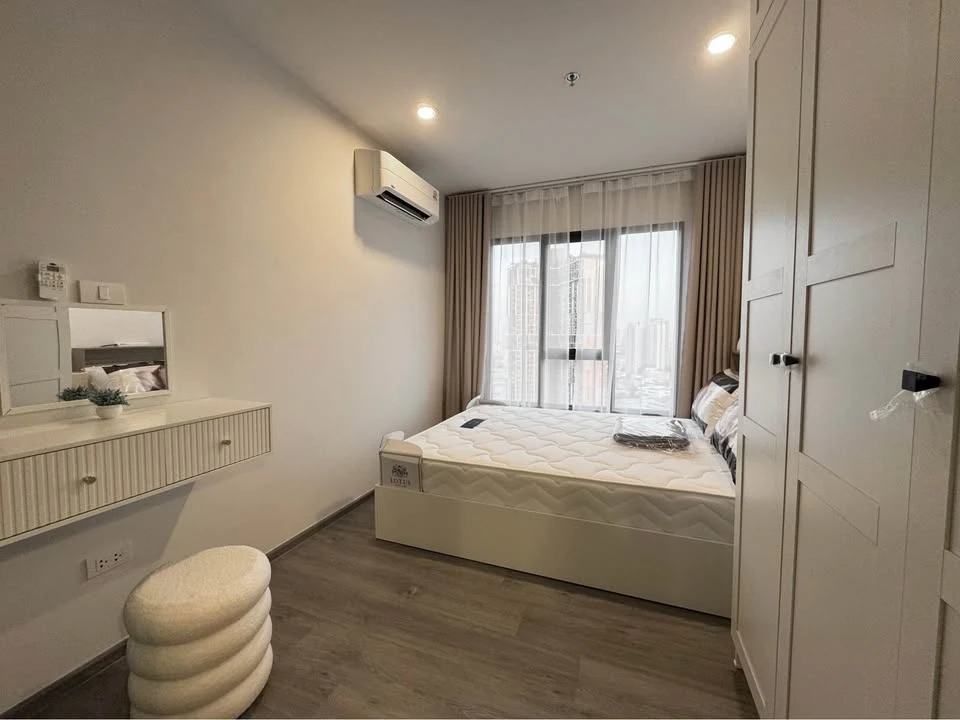 For rent: Regent Home Wuttakat, corner unit offering privacy, coordinated decor, fully furnished. Book now!