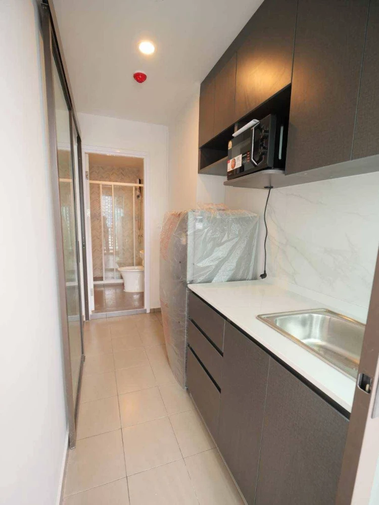 For rent: Regent Home Wuttakat, studio room, fully furnished. Just bring your bags and move in!