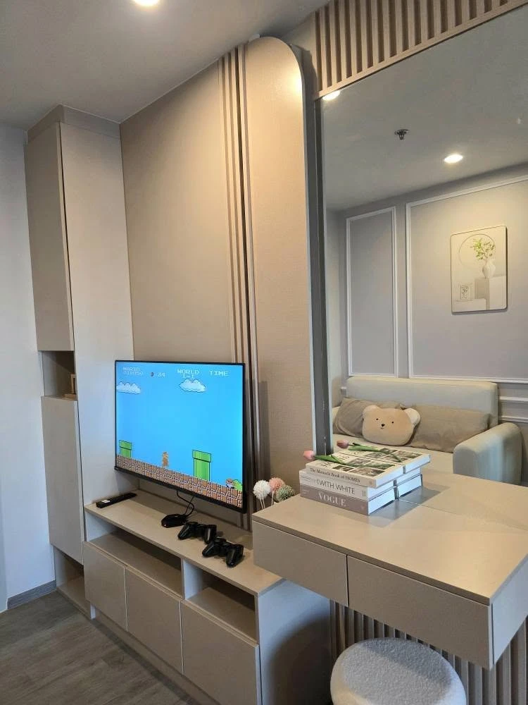 For rent: Regent Home Wuttakat, room on a very high floor, beautiful open view, near the elevator...cool room, not exposed to direct sunlight, reserve