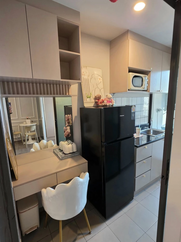 For rent: Regent Home Wuttakat, room on a very high floor, beautiful open view, near the elevator...cool room, not exposed to direct sunlight, reserve