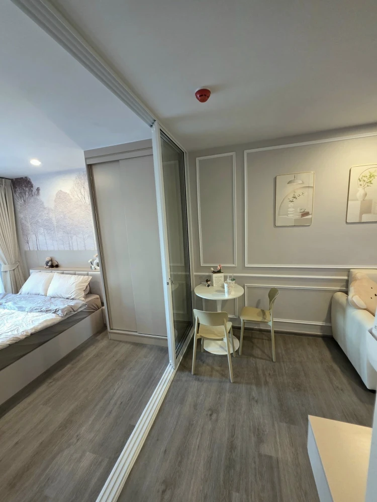 For rent: Regent Home Wuttakat, room on a very high floor, beautiful open view, near the elevator...cool room, not exposed to direct sunlight, reserve