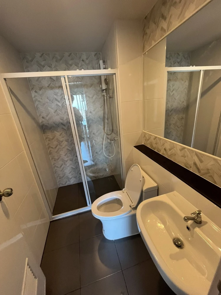 For rent: Regent Home Wuttakat, fully furnished and comfortable unit. Book now! Limited time offer!