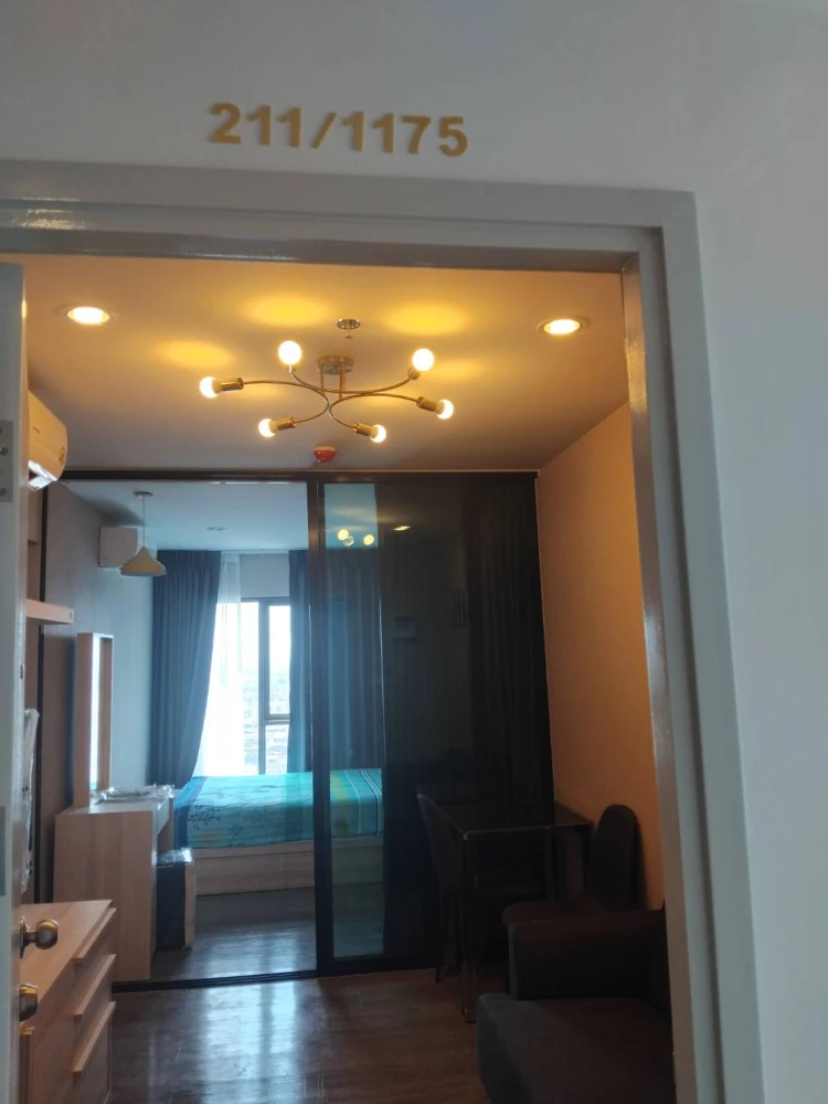 For rent: Regent Home Wuttakat. Nicely decorated room with complete amenities. Amazing price! Book now, don't miss out!