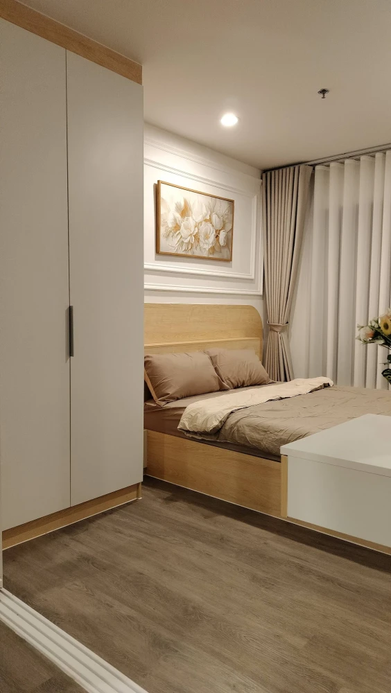 For rent: Regent Home Wuttakat. Beautifully decorated unit with a stunning color scheme and high-quality built-in furniture. Don't miss out!