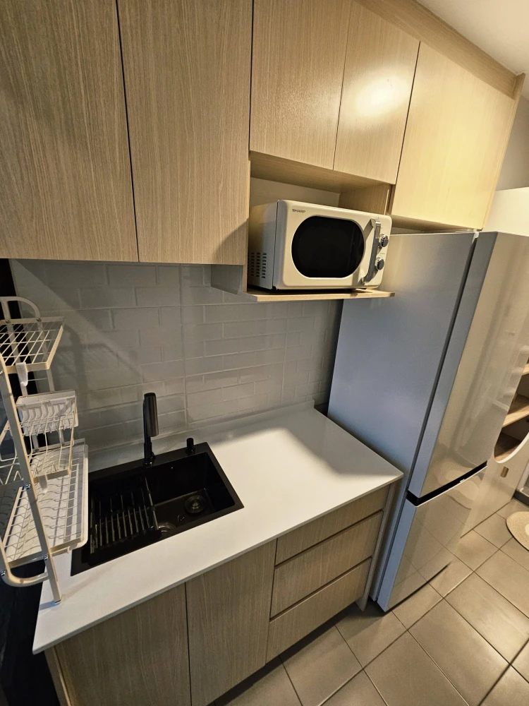 For rent: Regent Home Wuttakat. Beautifully decorated minimalist-style room with high-quality built-in furniture and complete amenities. Book now!
