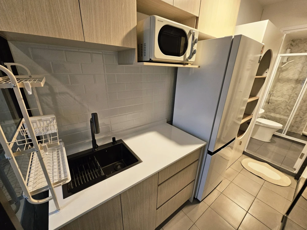 For rent: Regent Home Wuttakat. Beautifully decorated minimalist-style room with high-quality built-in furniture and complete amenities. Book now!