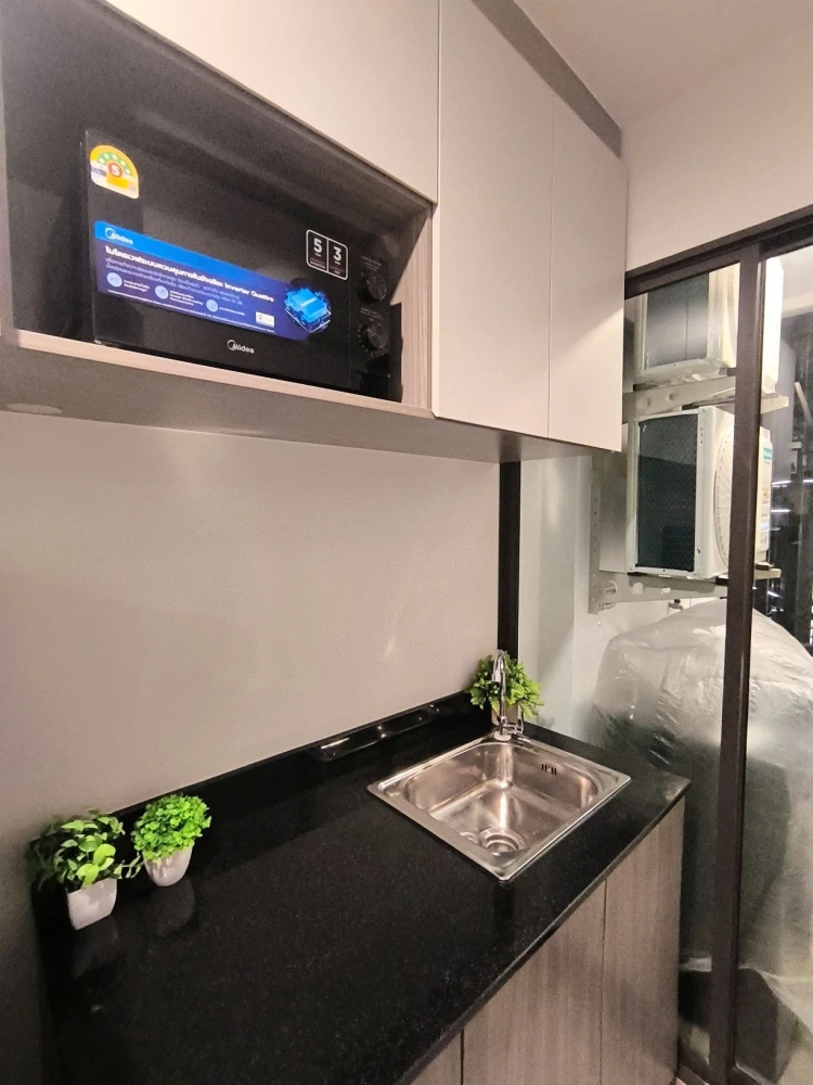 For rent: Regent Home Wuttakat, luxurious high-floor unit with stunning views. This is the rarest unit in the project, so grab it while you can!