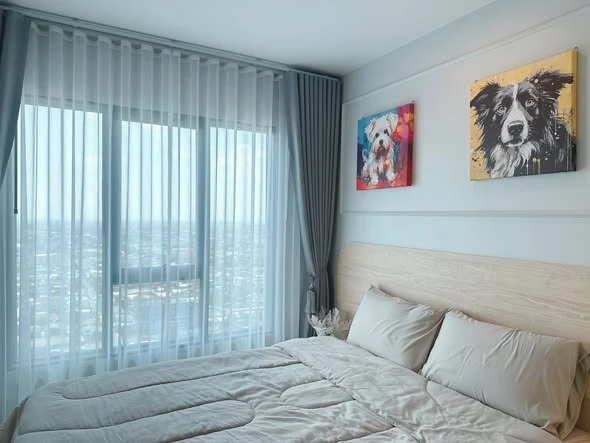 For rent: Regent Home Wutthakat, high floor unit, fully furnished, ready to move in, north facing. This great unit is selling fast, book now!
