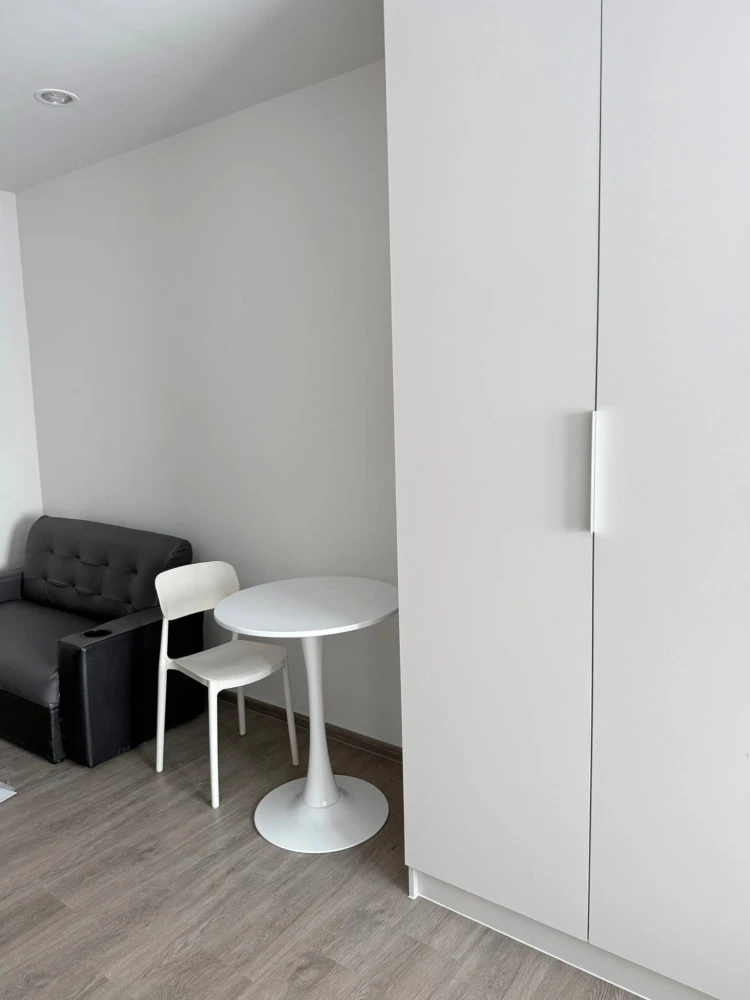 For rent: Regent Home Wutthakat, high floor unit, great ventilation, beautiful city view. Book now, this price is hard to find!
