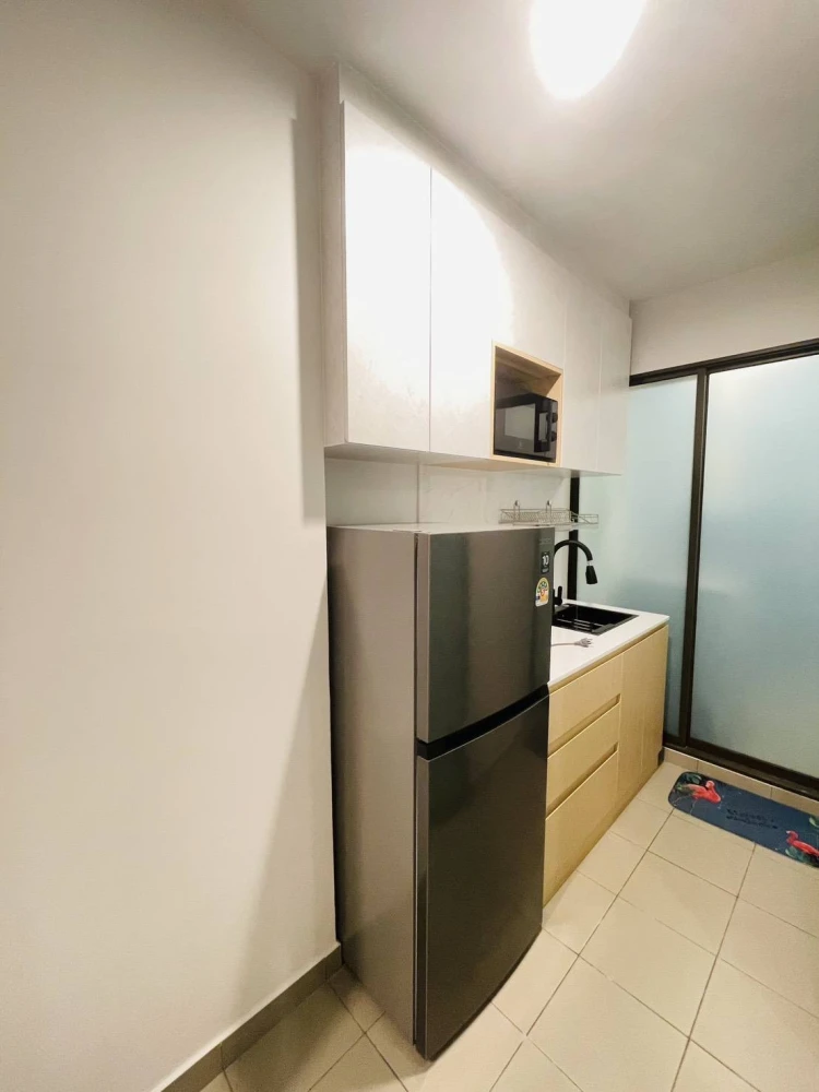 For rent: Regent Home Wutthakat. Ready-to-move-in unit with separate, well-divided zones. Book now, don't miss out!