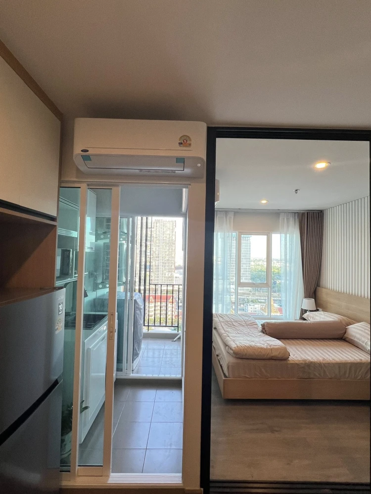 For rent: Regent Home Bangna, 25th floor, privately partitioned unit with city view of Pak Nam, unobstructed view. Book now before it's too late!