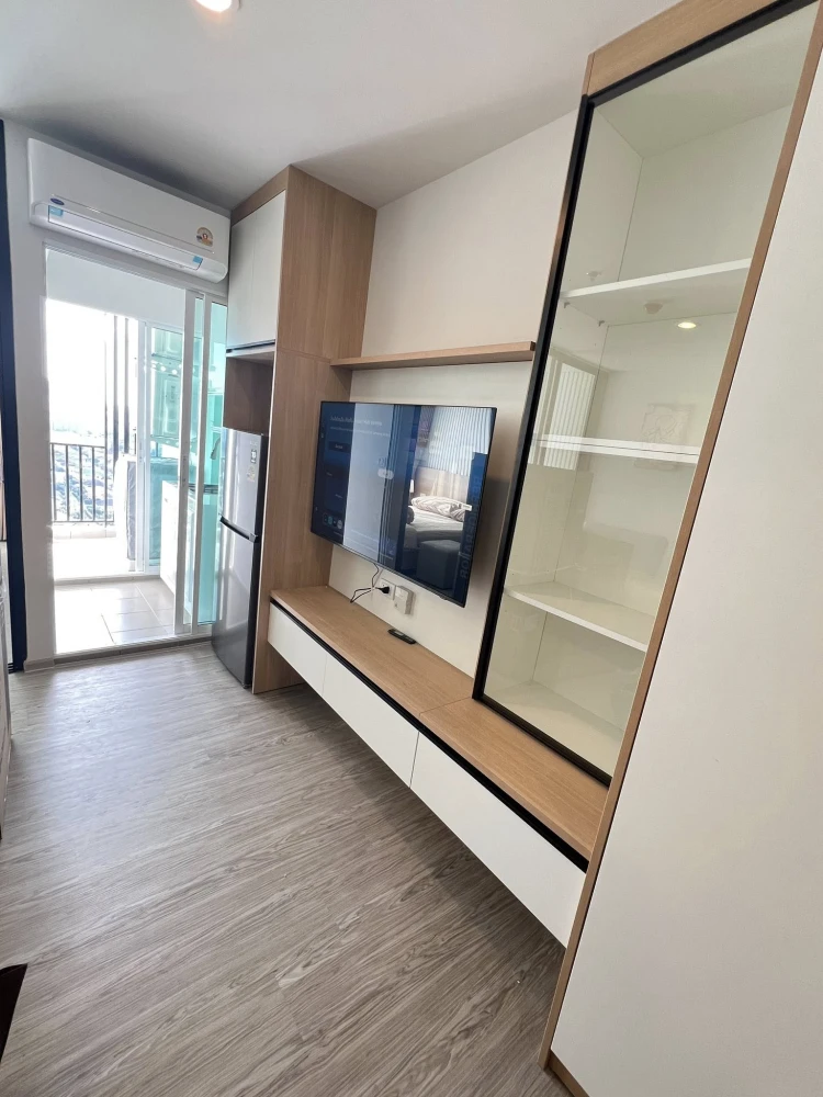 For rent: Regent Home Bangna. A lovely unit with high-quality built-in furniture at an amazing price. You definitely don't want to miss this!