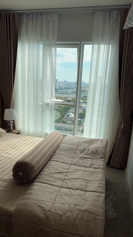 For rent: Regent Home Bangna. A lovely unit with high-quality built-in furniture at an amazing price. You definitely don't want to miss this!