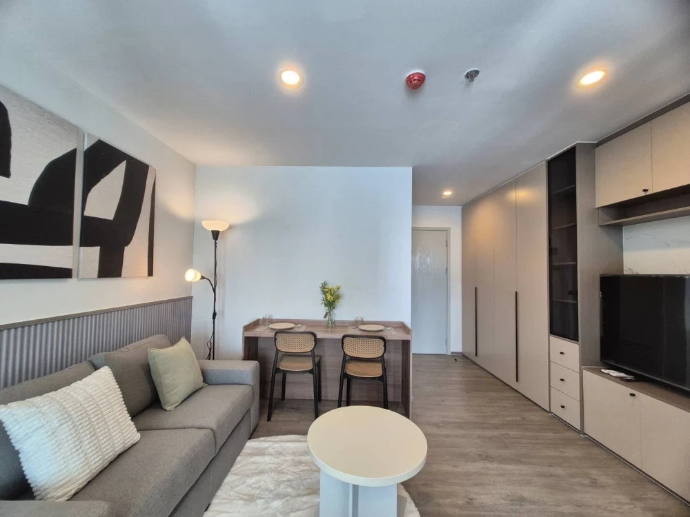 For rent: Regent Home Bangna. Ready to move in, well-partitioned and zoned. Great value! Book now!