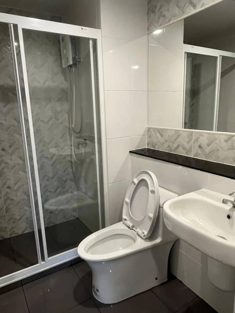 For rent: Regent Home Bangna, corner room, private, special plan, large room, Building B, high floor, river view, ready to move in.