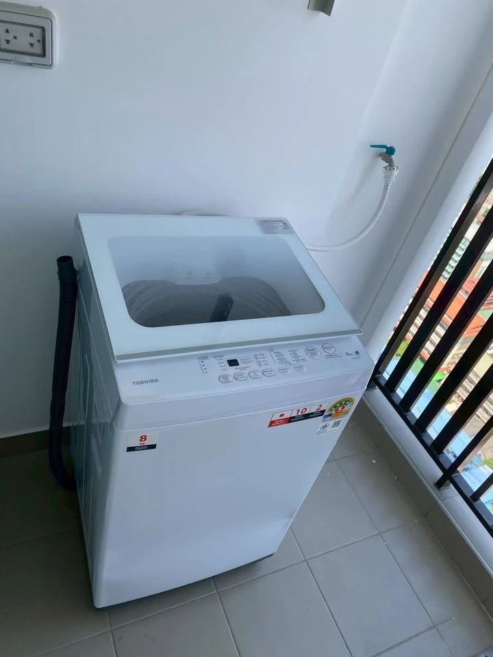 For rent: Regent Home Bangna, very high floor unit with BITEC view and unobstructed view. Minimalist style interior with top-quality furniture. Book n