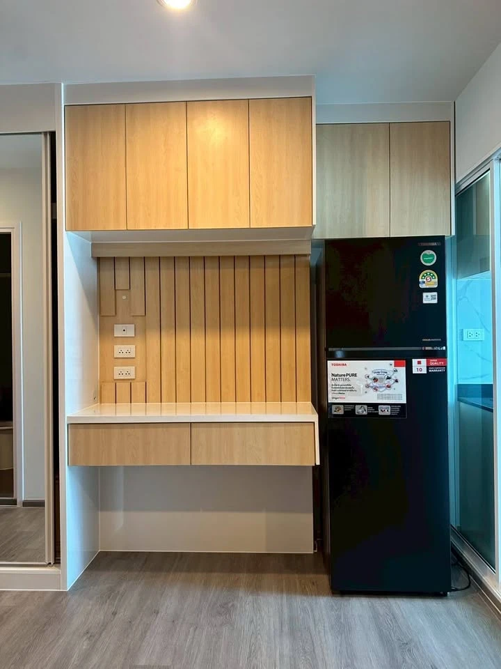 For rent: Regent Home Bangna, very high floor unit with BITEC view and unobstructed view. Minimalist style interior with top-quality furniture. Book n