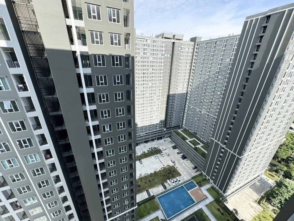For rent: Regent Home Bangna, furnished room, ready to move in, built-in furniture, 27th floor, high view, good price, come and reserve now.