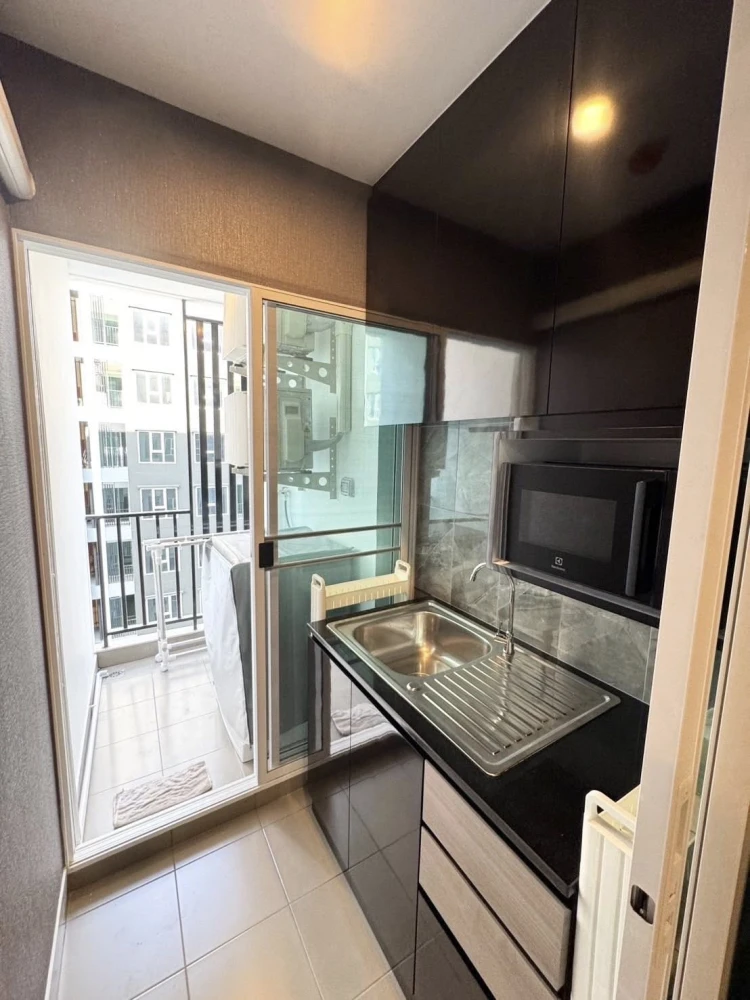 For rent: Regent Home Bangna, furnished room, ready to move in, built-in furniture, 27th floor, high view, good price, come and reserve now.
