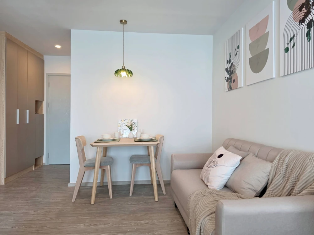 For rent: Regent Home Bangna, fully furnished and ready to move in. Complete with furniture and appliances. Affordable price. Book now!