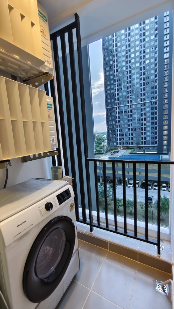 For rent: Regent Home Bangna. Beautifully decorated room! Great price! Pool view, not hot, very livable. You have to check it out!