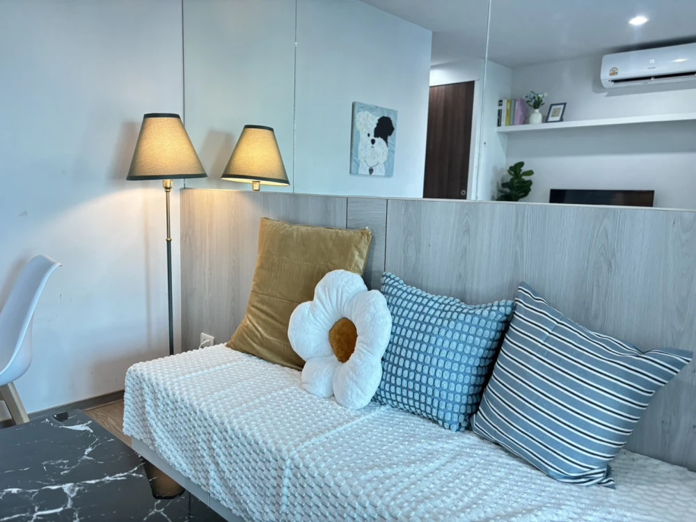 For rent: REGENT HOME Sukhumvit 97/1, beautifully decorated room, separate bedroom, reasonable price, hurry and reserve.
