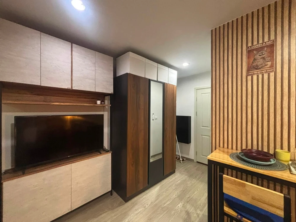 For rent: REGENT HOME Sukhumvit 97/1. Nicely decorated unit with high-quality built-in furniture. Convenient and fully furnished. Book now, don't wait