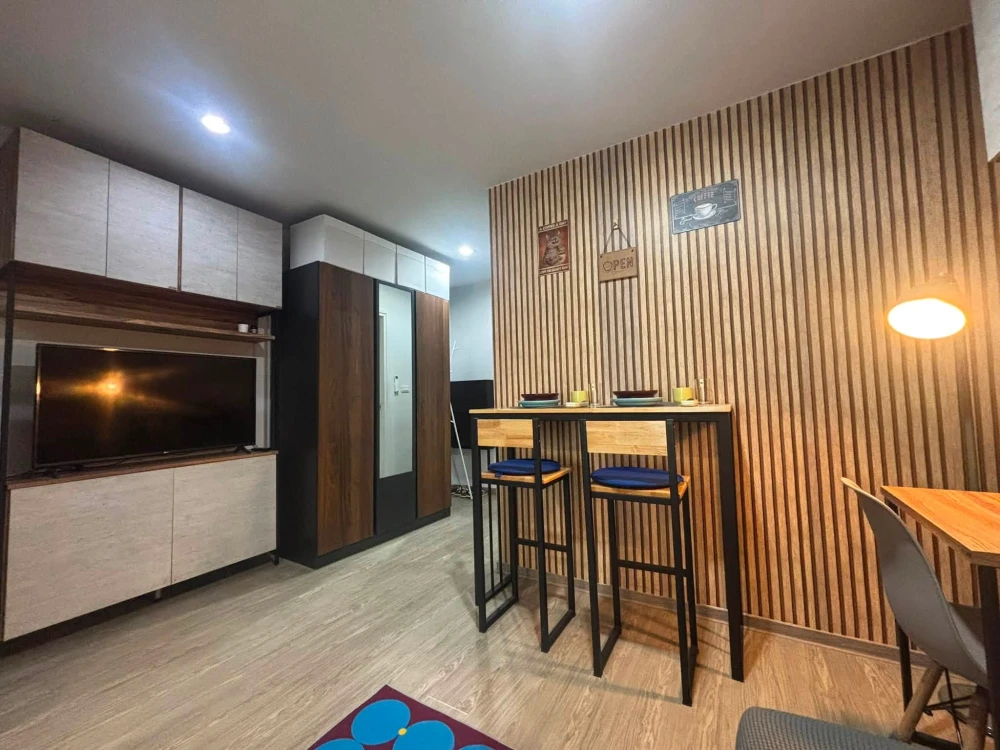 For rent: REGENT HOME Sukhumvit 97/1. Nicely decorated unit with high-quality built-in furniture. Convenient and fully furnished. Book now, don't wait