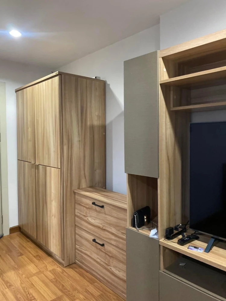 For rent: Regent Orchid Talad Plu, a lovely unit on the 8th floor, in a great location with complete amenities. Book now!