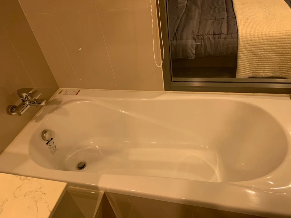 For rent: Rende Sukhumvit 23, 5th floor, fully furnished unit. Very comfortable and ready to move in. Book now! Don't miss out!