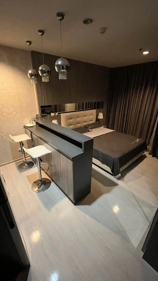 For rent: Rhythm Asoke, 20th floor, city view, great price, I tell you, you shouldn't miss it.