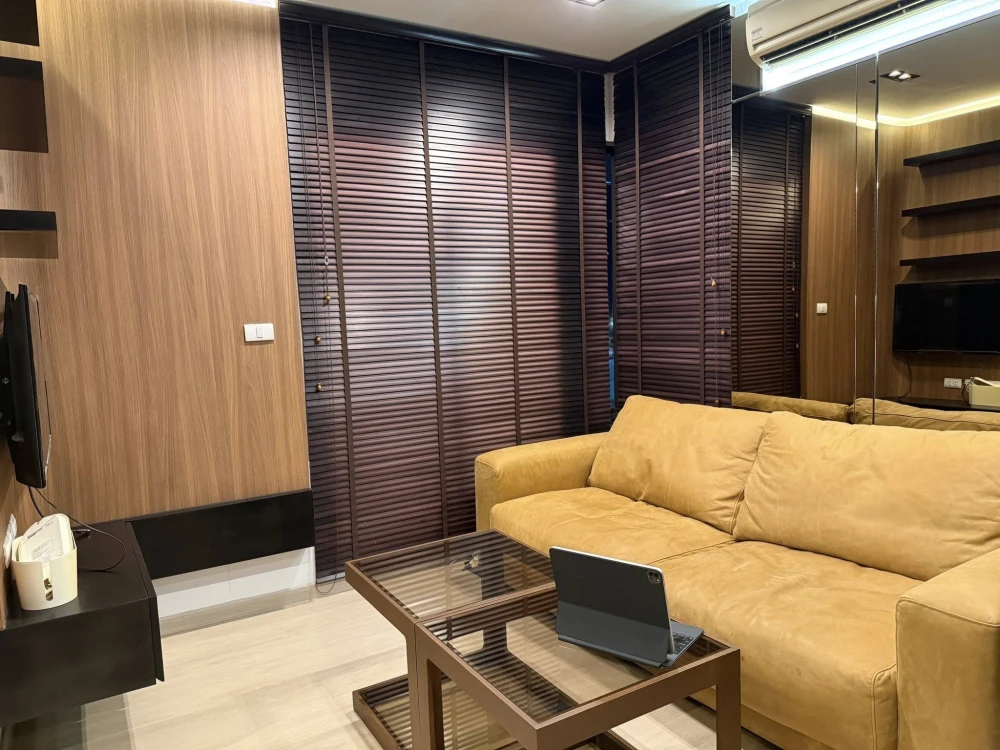For rent: Rhythm Asoke, corner unit, spacious, unobstructed view, private, with walk-in closet and built-in furniture throughout. Book now!