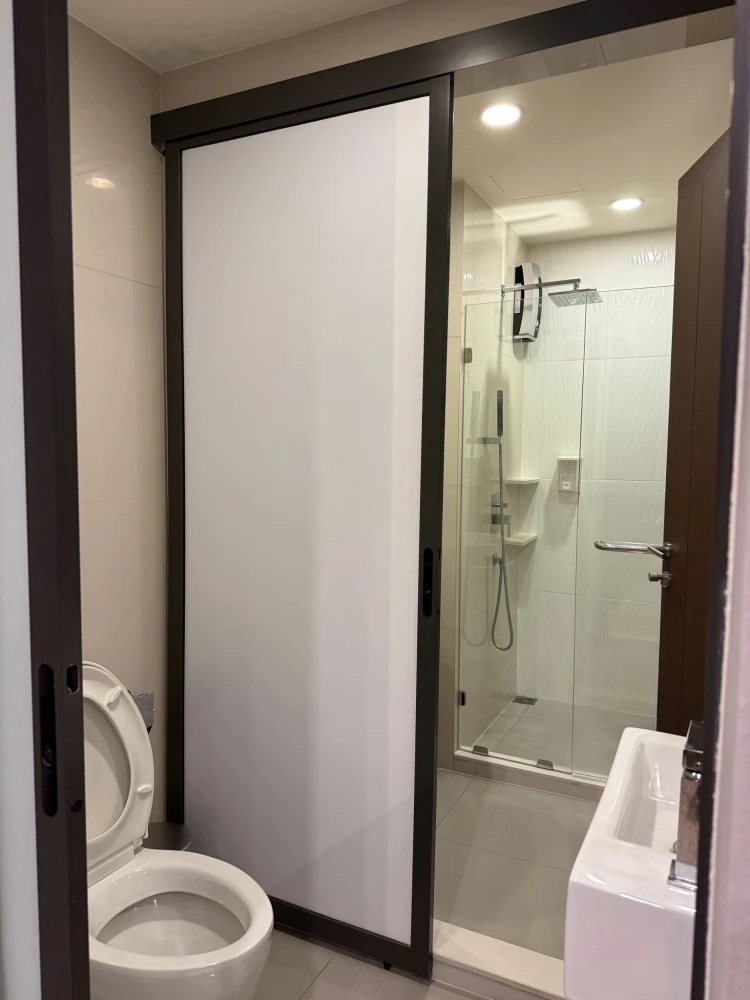 For rent: Rhythm Asoke, corner unit, spacious, unobstructed view, private, with walk-in closet and built-in furniture throughout. Book now!