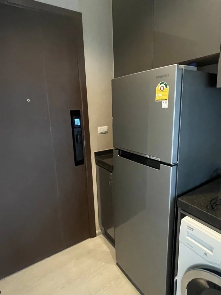 For rent: Rhythm Asoke, corner unit offering privacy and spacious living area. Fully furnished with complete amenities. Move-in ready!