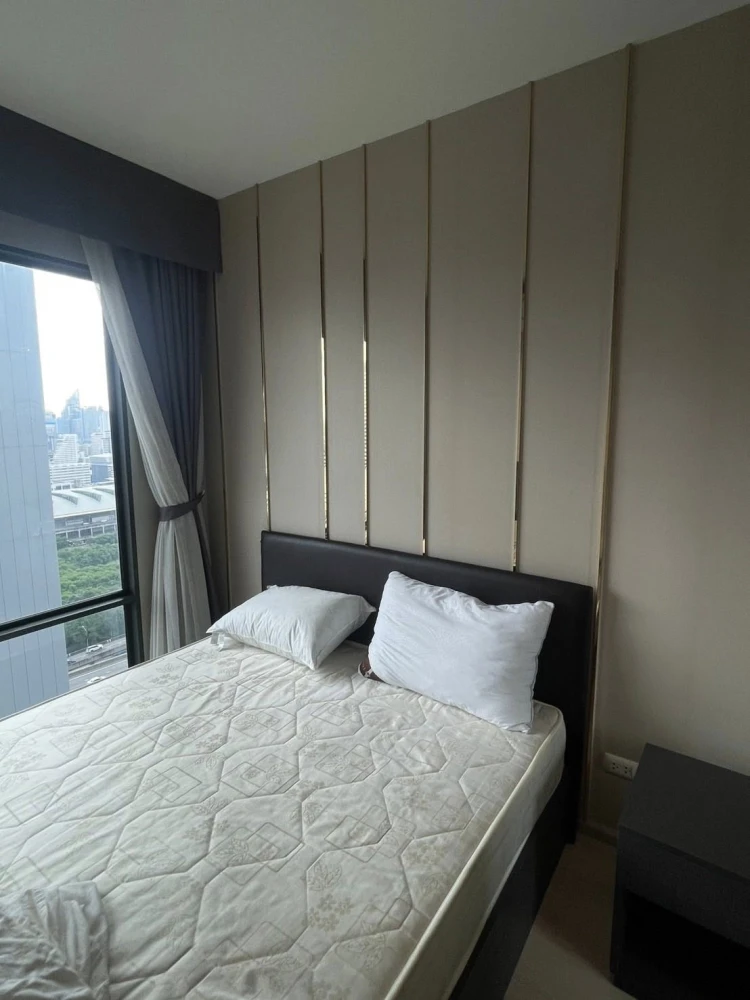 For rent: Rhythm Asoke, corner unit offering privacy and spacious living area. Fully furnished with complete amenities. Move-in ready!