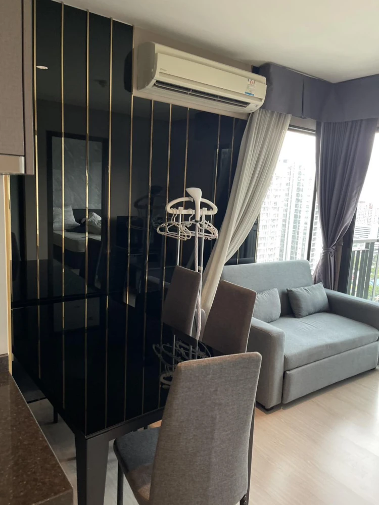 For rent: Rhythm Asoke, corner unit offering privacy and spacious living area. Fully furnished with complete amenities. Move-in ready!