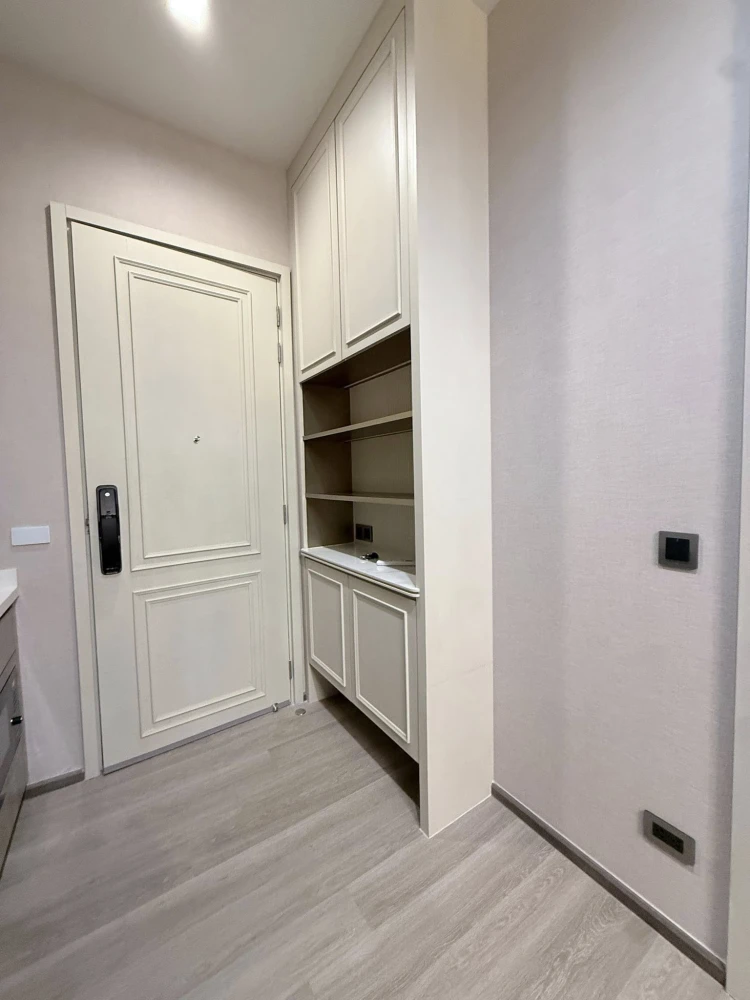 For rent: Rhythm Charoenkrung Pavillion, high floor unit, fully furnished, spacious and comfortable. Book now!