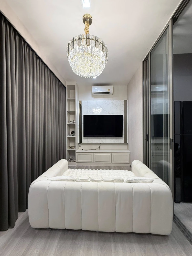 For rent: Rhythm Charoenkrung Pavillion, high floor unit, fully furnished, spacious and comfortable. Book now!